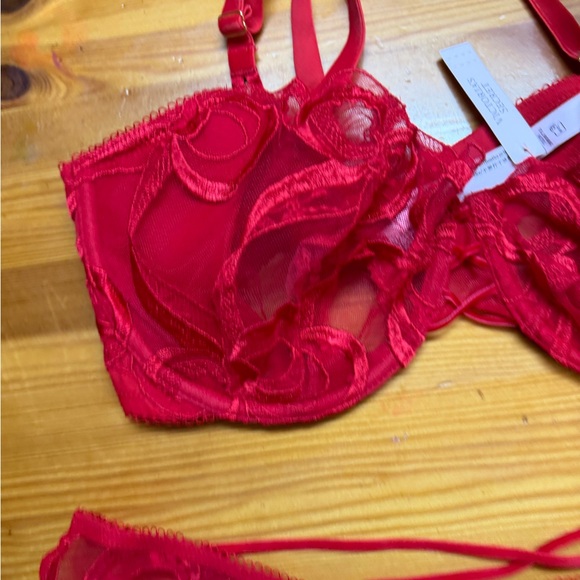 Victorias Secret DREAM ANGELS Push Up Without Padding Bra Thong Set NWT red bow - Picture 2 of 6